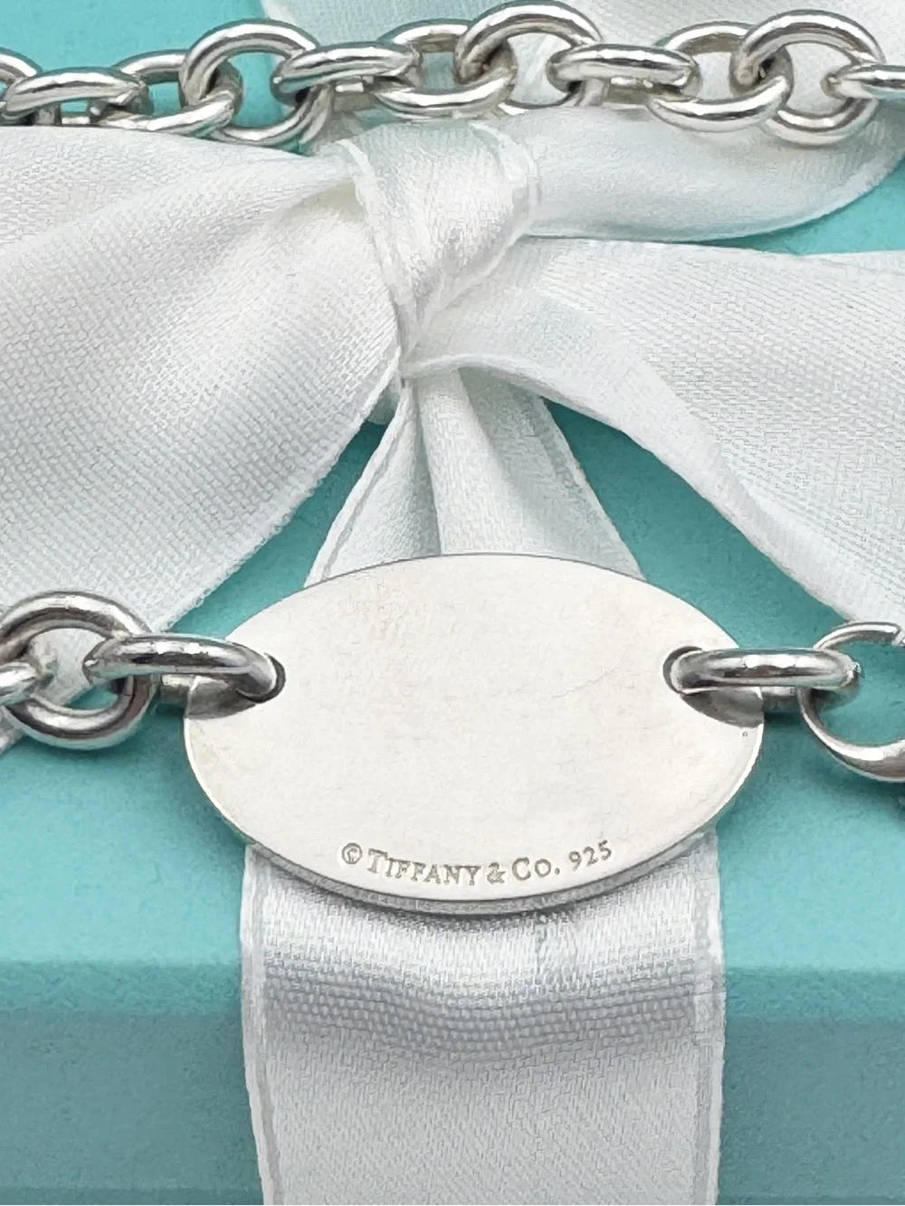 Tiffany & Co Return to Tiffany Oval Tag Choker Necklace Sterling Silver Gift Box